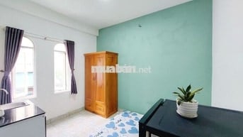 PHÒNG CỬA SỔ MỚI XÂY FULL TIỆN NGHIE 4' ĐI EMART