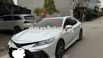 Toyota Camry 2.5Q 2022