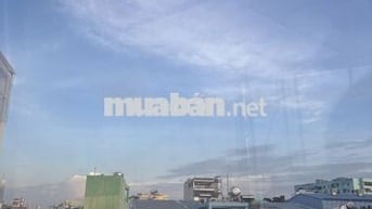 Phòng có gác và máy lạnh rộng 15m2 trên Phan Văn Trị