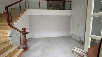 Cho thuê mặt bằng trệt và lửng nhà phố Hưng Gia , Phú Mỹ Hưng.
