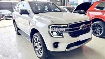 Ford Everest 2023 Titanium+ 2.0 AT 4x4 - 46000 km