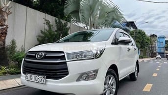 Toyota Innova 2.0E số sàn 8 chổ 2017