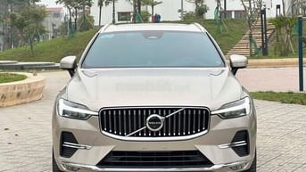 Volvo XC60 2023 Ultimate Dark B6 AWD - 26000 km