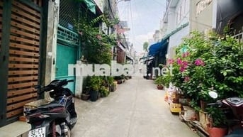 Bán nhà, hẻm xe hơi thông, đường Chiến Lược, giá 3,3 tỷ