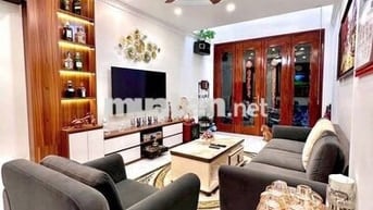 🏡 Ngõ Rộng Thênh Thang – Nhà Đẹp Ngỡ Ngàng Cầu Am, Vạn Phúc – Chỉ 8 tỷ