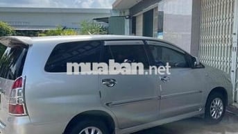 Toyota Innova 2013 2.0E - 130000 km