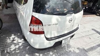 Nissan Grand livina 2011 1.8 AT - 100000 km
