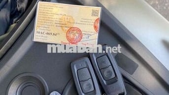vision mua mới chạy 900 km như xe thùng