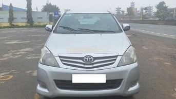 Toyota Innova 2009 bản G xe gia đình rộng rãi