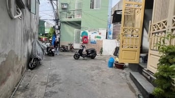 Nhà mới đẹp gần chợ phạm thế hiển.