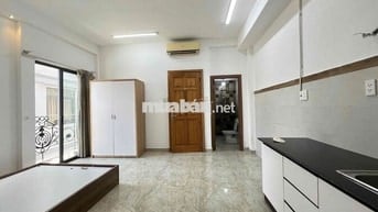 PHÚ NHUẬN - BAN CÔNG THOÁNG FULL NT - Gần DH Mỹ Thuật, BV Hoàn Mỹ