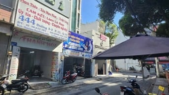 Cho thuê nhà 2 mặt tiền đường 3/2