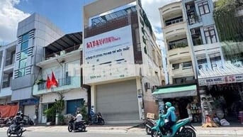 Cho thuê nhà Q10, đường Tô hiến thành , 5,5x20 2 lầu giá 45 Triệu