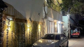 Nhà 2 mặt tiền hẻm 5m. 7m x12m. Đúc 2 lầu 3PN, 3WC. Quận 12.