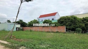 chính chủ bán đất dt 106,5m2 giá 545tr full thổ Gò Công
