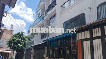 NHÀ BÁN  - 3 TẦNG -  GIÁ 4.5TỶ TL  - DT. 4 X 14 - 4PN - 4WC