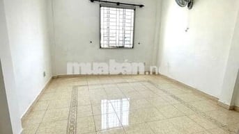 Cho thuê phòng lớn 25m2, cửa sổ cực mát, máy lạnh, nước nóng lạnh