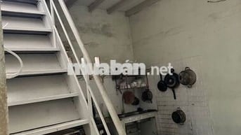 Nhà đep, xây kiên cố , đất vuông vức , sổ riêng , không quy hoạch