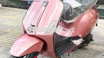 vespa SẮC HỒNG CHAMPAGNE