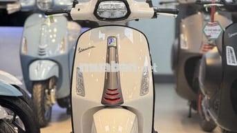 Vespa Sprint 2025 Trắng mới nhất
