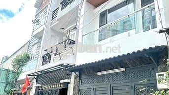 Siêu phẩm chuẩn bị ra lò, nhà đang sắp hoàn thiện - Hẻm Lê Văn Quới