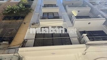 BÁN NHÀ PHÂN LÔ PHẠM TUẤN TÀI – DÒNG TIỀN – THANG MÁY – Ô TÔ TRÁNH