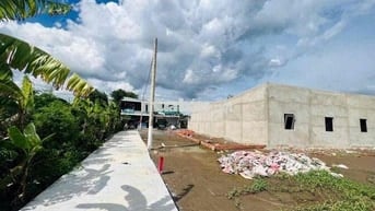 5 Nền F0 Ngay Chợ Hưng Long 4,3 x 20m . Có Sẵn Giấy Phép Xây Dựng. SHR