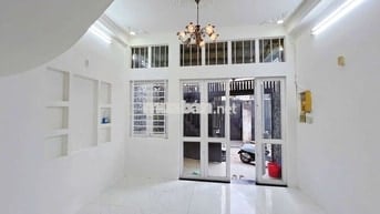 Nhà nguyên căn 3 phòng ngủ, hẻm 5 Nơ Trang Long