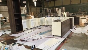 Nhận sửa chữa bàn tủ ghế, tủ bếp, la phông, đánh vẹcni, sơn PU