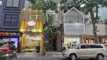 CHO THUÊ NHÀ MẶT TIỀN 92B NGUYỄN TRÃI, PHƯỜNG BẾN THÀNH, QUẬN 1