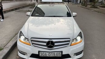 Mercedes C300 AMG Plus Dây đai đỏ , cửa nóc đôi