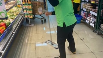 Cửa Hàng Mới Cần Tuyển Tạp Vụ Lau Chùi Quét Dọn Quầy Kệ Ở Quận 3