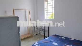 Phòng nội thất đầy đủ 1 người - cửa sổ trời siêu thoáng