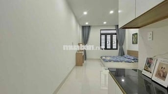 Studio full nội thất, cửa sổ trời ngay CỘNG HÒA – gần nhà ga T3