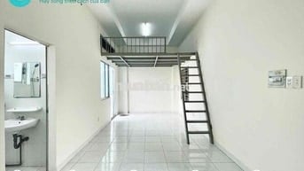 Phòng trọ duplex - Gác Cao - Ban công thoáng - Thang Máy - Cộng Hoà