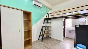 Cho thuê căn hộ gác có nội thất có cửa sổ - thang máy - gần ueh q10