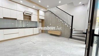 CHÍNH CHỦ BÁN NHÀ MỚI XÂY Ô TÔ ĐỖ CỬA, CHỜ THANG MÁY, GẦN VÀNH ĐAI 3.5