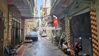 Cho thuê nhà nguyên căn 40m2 x 4 tầng mặt phố