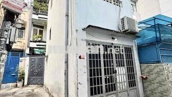 Nhà 17m2( 2.6x6.4m) 3 tầng 2PN HXH trung tâm Phú Nhuận