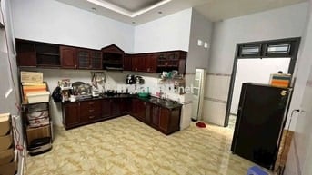 Nhà kế bên hiêp thành city, rông rãi thoải mái 3p, sân xe may