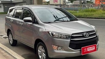 Innova Số Sàn 2017 - Màu Bạc - Giá Còn Giảm