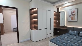 CẦN BÁN căn hộ đầy đủ nội thất, lô góc view thoáng, gần CV Cầu Giấy