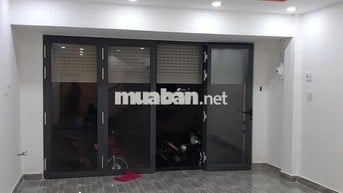 NHÀ CẤP 4 MẶT TIỀN PHẠM VĂN ĐỒNG, 90M² NGANG 4,5M NỞ HẬU - 15 TR/THÁNG