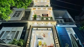  Cô Tư cần bán 42 tại đường Phạm Văn Hai, P5, Tân Bình. Sổ hồng riêng