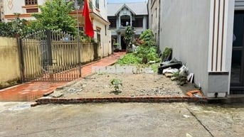Bán lô đất thôn Gia Trung , Quang Minh, HN. 3 mặt thoáng, mặt tiền