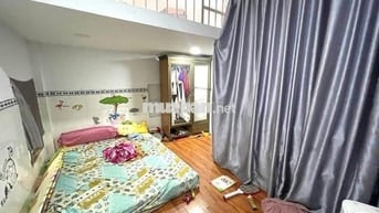 Bán gấp nhà lững, 2 lầu Nguyễn Hồng Đào - Bàu Cát p13 Tân Bình