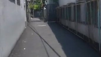 Bán nhà trong hẻm cạnh trường học