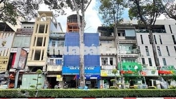 Cho thuê nhà Q5, Đường An Dương vương An đông plaza 8x20 3 lầu 190tr
