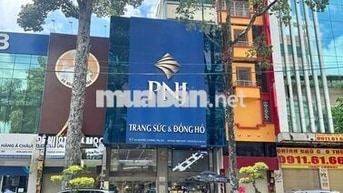 Cho thuê nhà Q5 , ngay vòng xoay An dương vương 5x20m 3 lầu giá 50tr