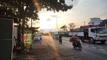 Cho thuê nhà mặt tiền QL1A, gần bến xe Lam Hồng